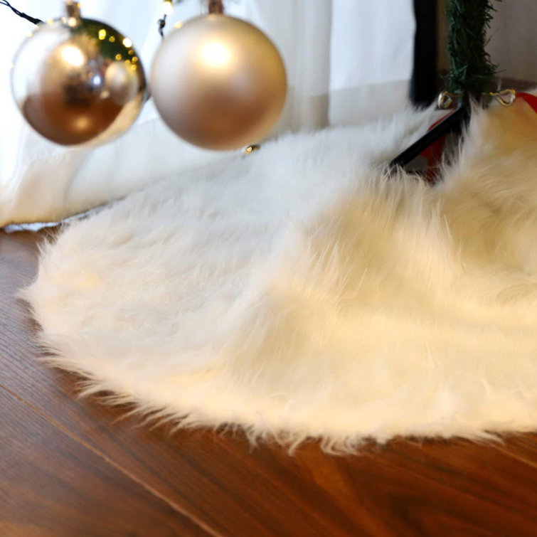 The Seasonal Aisle Madrina Faux Fur Tree Skirt Wayfair.co.uk